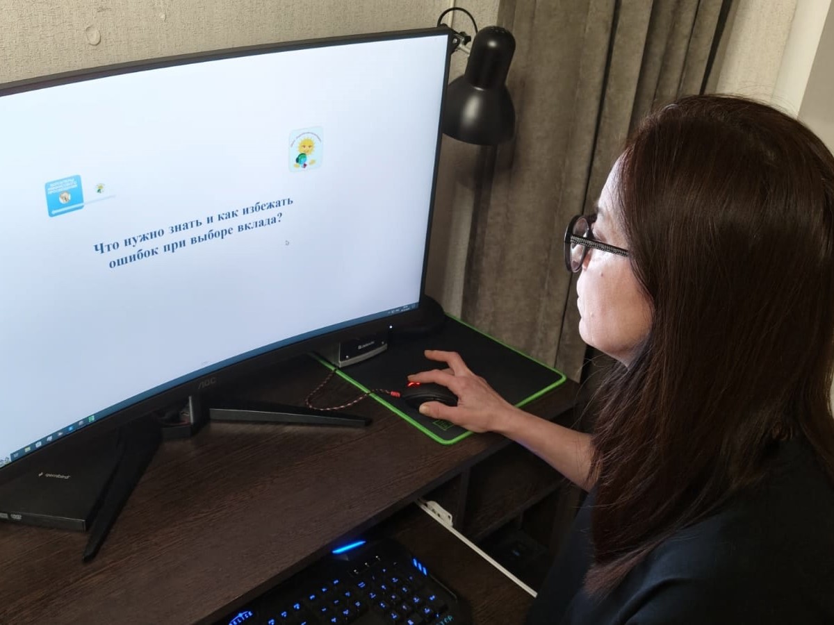 Волонтёры финансового просвещения для людей старшего возраста.