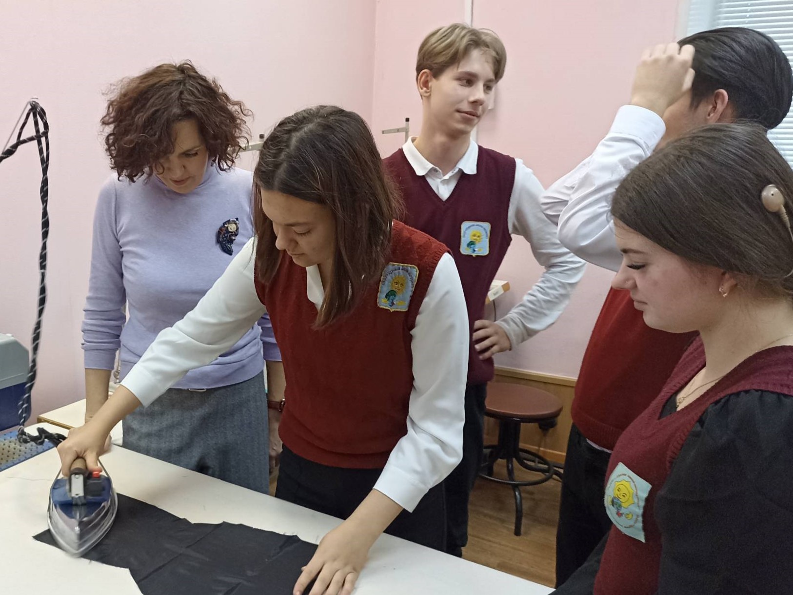 На профессиональной пробе «Оператор швейного производства».