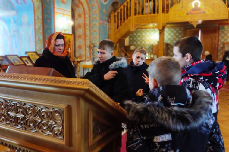 Экскурсия в Свято-Троицкий женский монастырь.